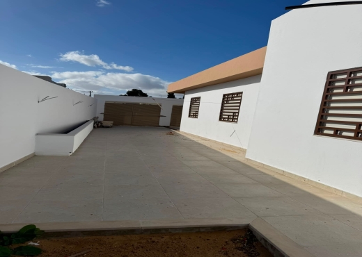 À VENDRE  Superbe Villa avec Piscine à Choutrana - Bien immobilier à {"id":1,"country_id":219,"name":"ARIANA","slug":"ariana"} - Image 4 - Agence Immobilière Maison Plus Elite