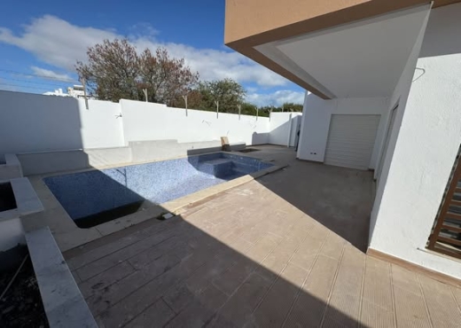 À VENDRE Superbe Villa - Bien immobilier à {"id":1,"country_id":219,"name":"ARIANA","slug":"ariana"} - Image 2 - Agence Immobilière Maison Plus Elite