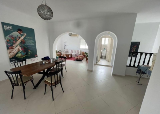 À VENDRE – SUPERBE VILLA À MENZAH 5 - Bien immobilier à {"id":23,"country_id":219,"name":"TUNIS","slug":"tunis"} - Image 4 - Agence Immobilière Maison Plus Elite