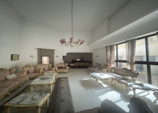 À VENDRE – VILLA S+5 AVEC GRAND JARDIN & PISCINE - Bien immobilier à {"id":23,"country_id":219,"name":"TUNIS","slug":"tunis"} - Image 4 - Agence Immobilière Maison Plus Elite